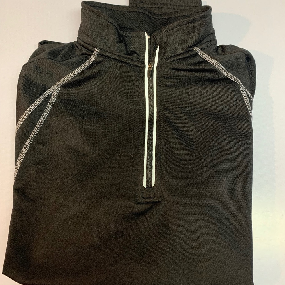 Layer 8 Performance 1/4 Zip Pullover. Large
